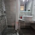 Porto Apergis Aparthotel