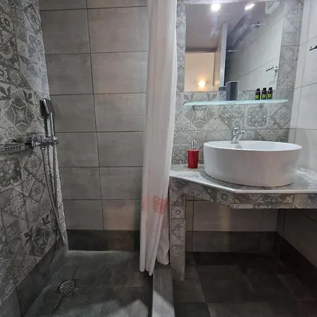 Porto Apergis Aparthotel